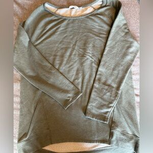 Athleta crew‎ neck relaxed fit Sweatshirt greyish Green size L